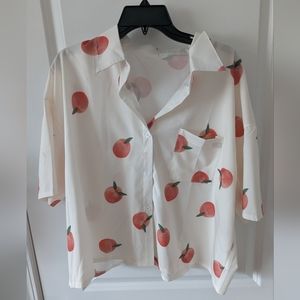 🍑 Adorable peach button up
